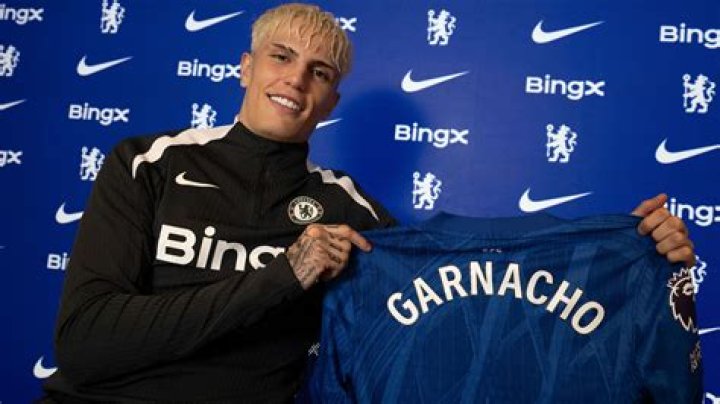 Alejandro Garnacho renov&oacute; con el Manchester United para crear