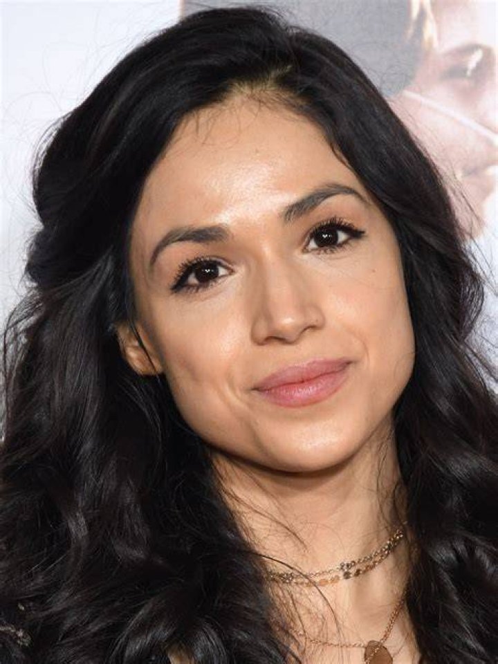 All about celebrity Ariana Guerra! Watch list of Movies online 9 1 1