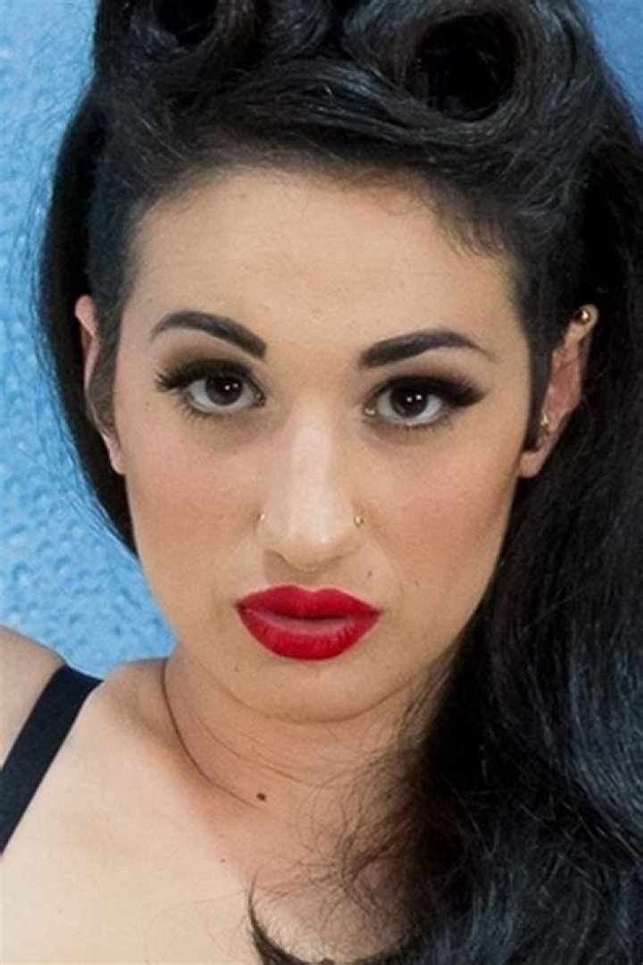 Arabelle Raphael Slender Female Entertainer in San Francisco Slixa