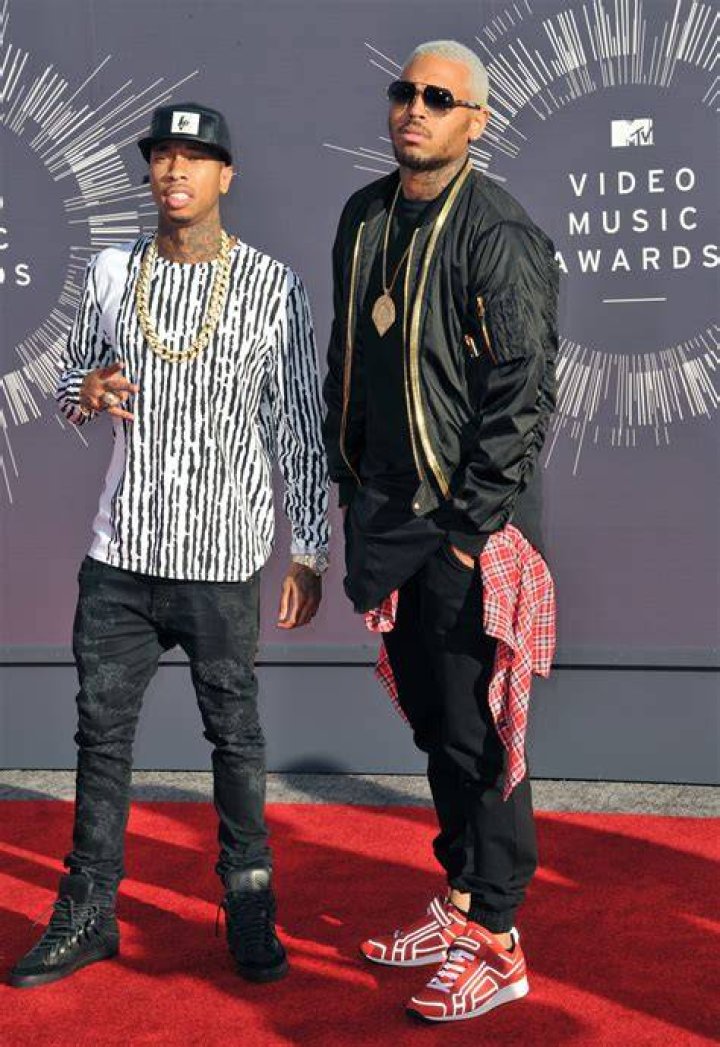 Chris Brown Biography, Height & Life Story Super Stars Bio