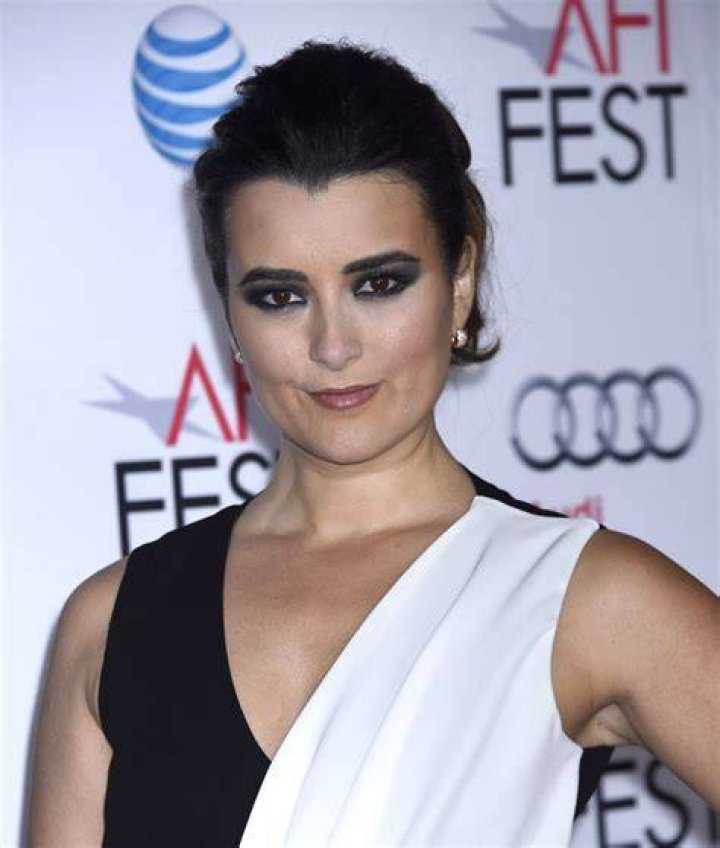 COTE DE PABLO at 2015 People&rsquo;s Choice Awards in Los Angeles HawtCelebs
