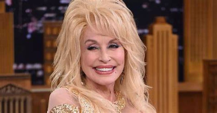 Dolly Parton unveils real hair and shares practical motive for