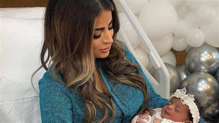 DUBAI BLING Safa Siddiqui daughter after surrogacy drama