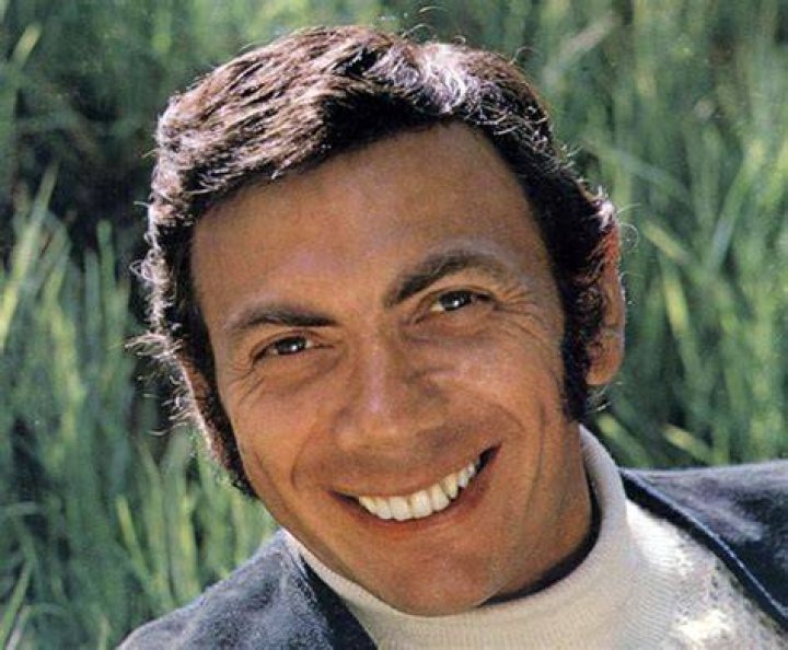 Ed Ames, Singing Star Who Became a Familiar Face on TV, Dies at 95