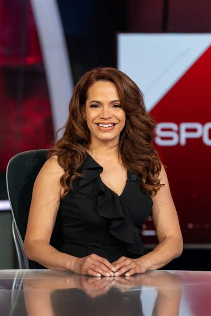 Elle Duncan of ESPN bio Race, husband, parents, salary, measurements