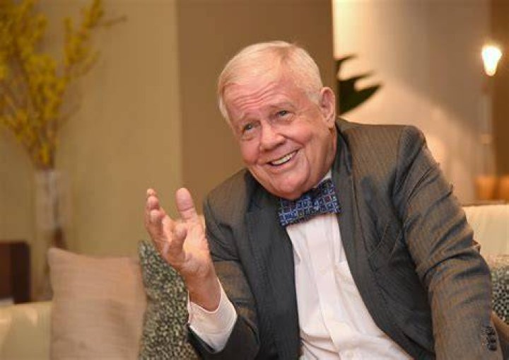 Former Soros Partner Jim Rogers Says It's Time To Invest In Zimbabwe