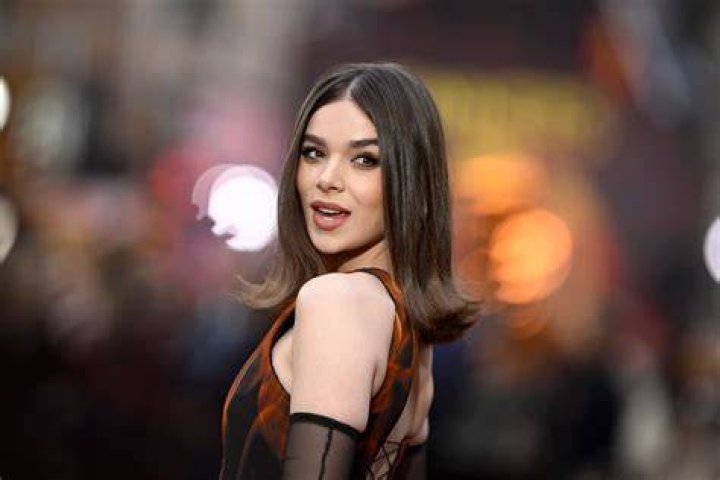 Hailee Steinfeld Net Worth (Updated 2023) Bio Overview