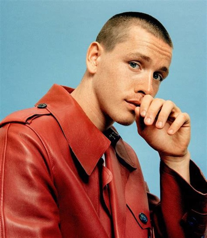 Harris Dickinson Biography CelebsWiki
