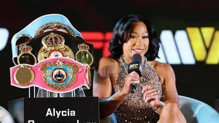 Highlights and results Alycia Baumgardner wins decision over Mayer