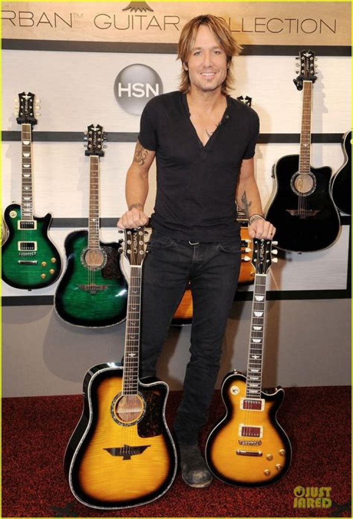 Keith Urban Premieres Urban Guitar Collection! Photo 2968220 Keith