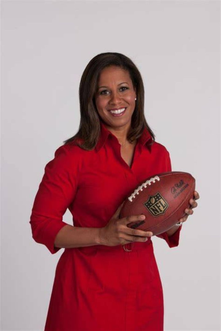 Lisa Salters breaks new ground on 'Monday Night Football' sidelines