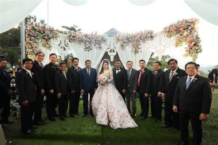 LOOK Exsinger and DSWD exec Michelle Ortega marries PNP's Gregorio