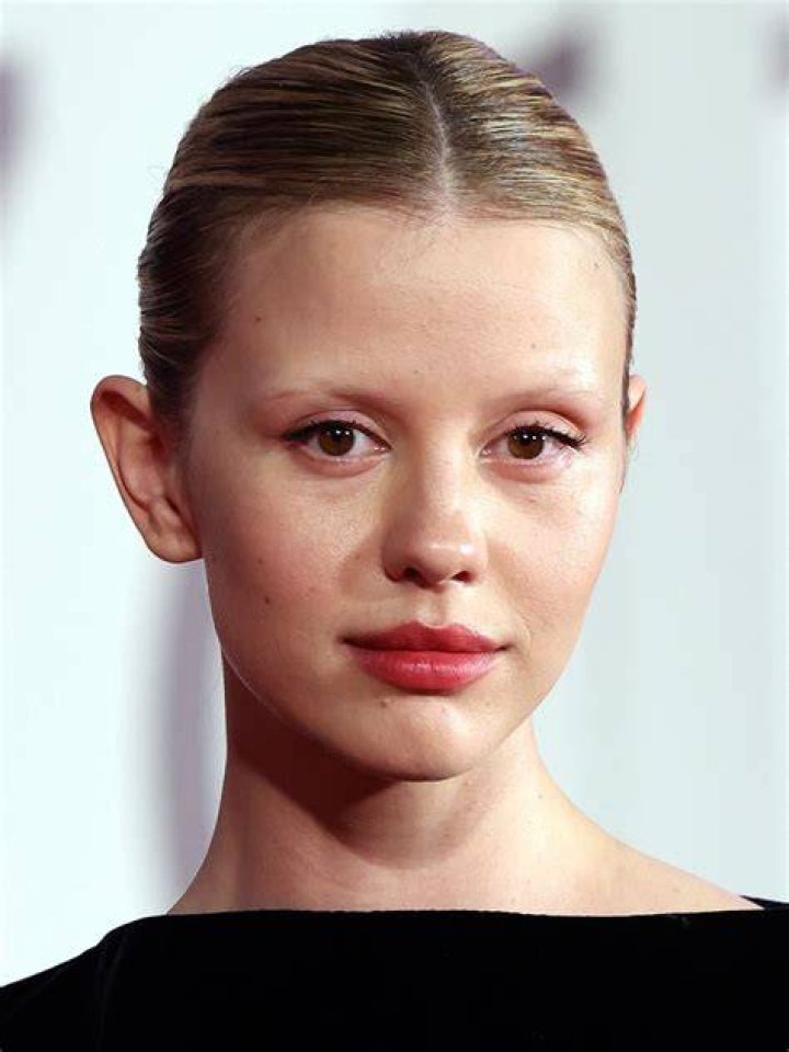 Mia Goth and Chloe chloegracemoretz