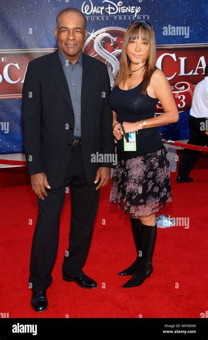 MICHAEL DORN & WIFE THE HUNTED PREMIERE LOS ANGELES MANN VILLAGE