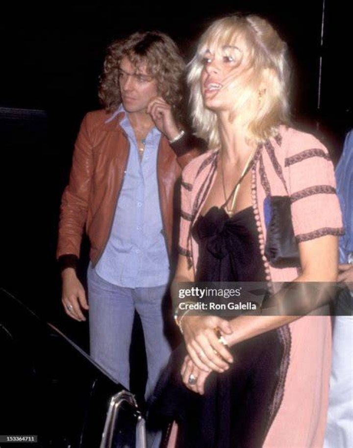 Musician Peter Frampton and girlfriend Penny McCall on August 22