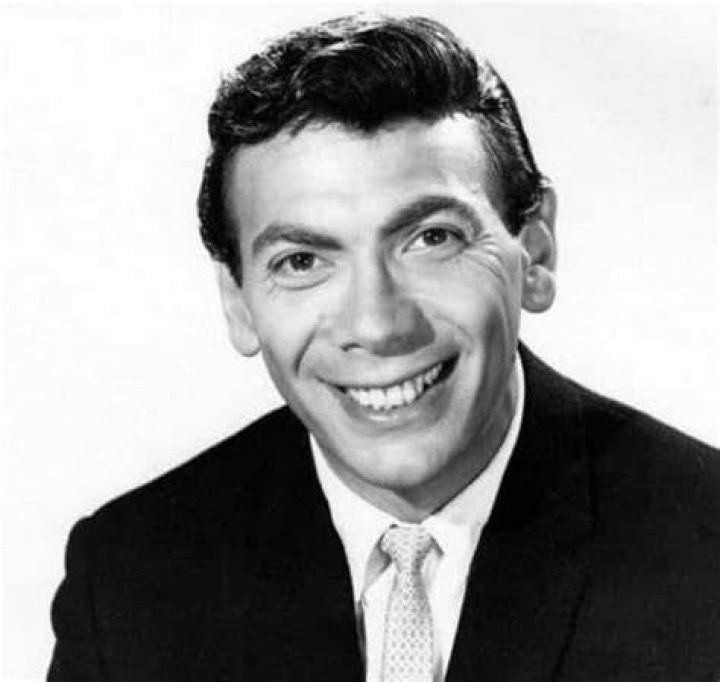 Old Singers You Didn't Realize Are Still Alive