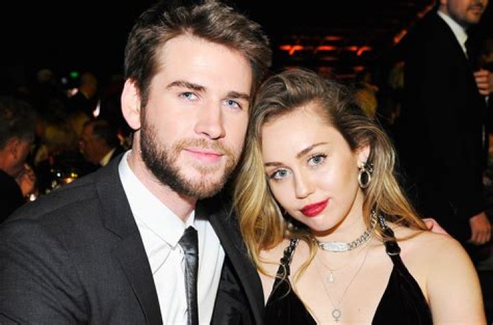 Photo miley cyrus liam hemsworth billboard music awards 10 Photo