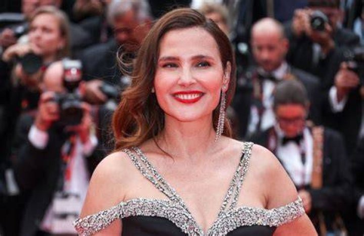 Photo Virginie Ledoyen a fait une sublime apparition sur le tapis
