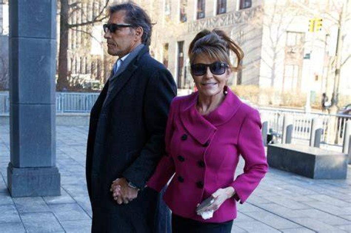 Sarah Palin arrives at court handinhand with 'buddy' Ron Duguay