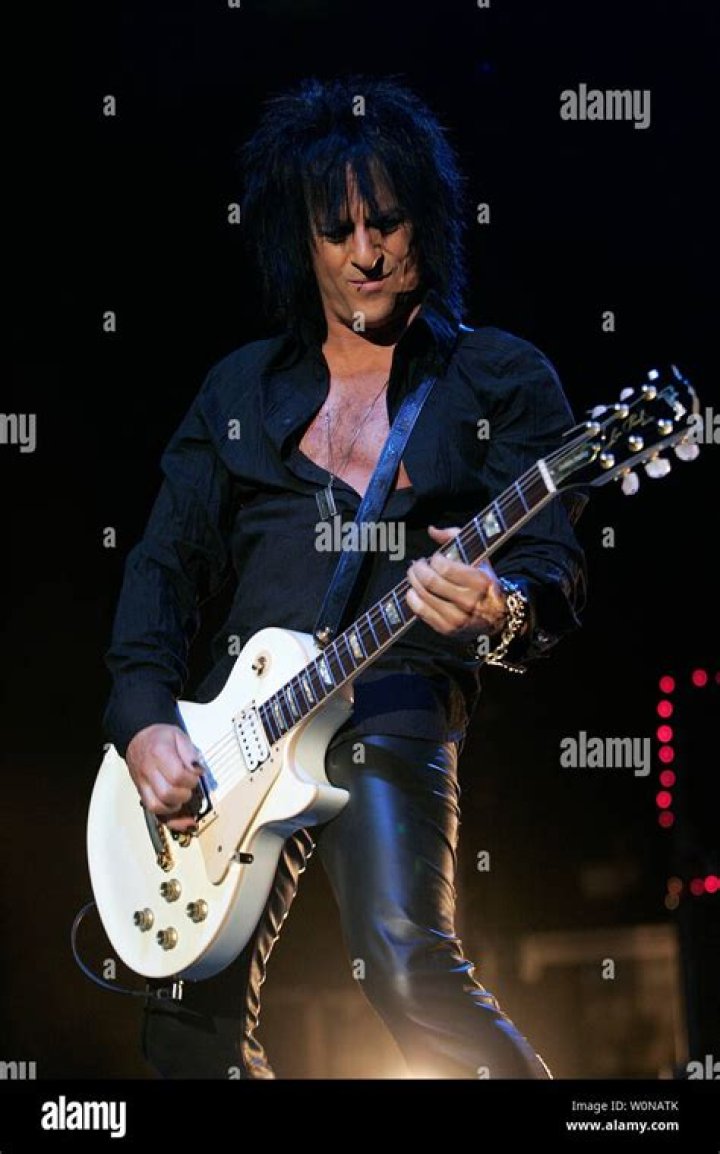 Steve Stevens A Guitarist for all Seasons!