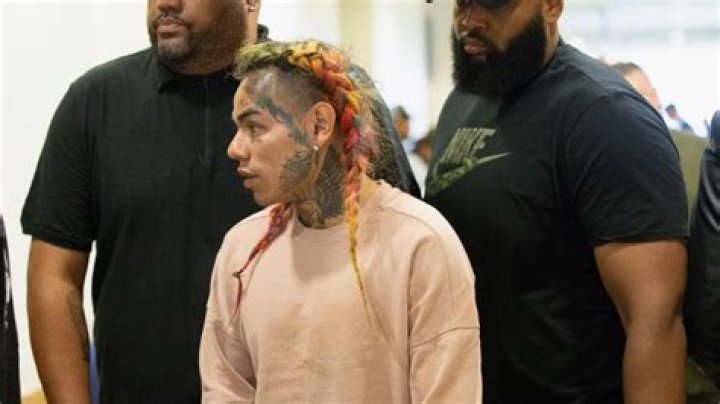 Tekashi 6ix9ine was caught whispering 'f*ck Brittney Griner' to a fan