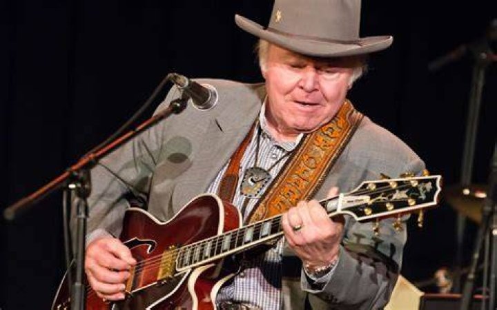 The Rural Blog Roy Clark, who was better than 'Hee Haw,' dies at 85