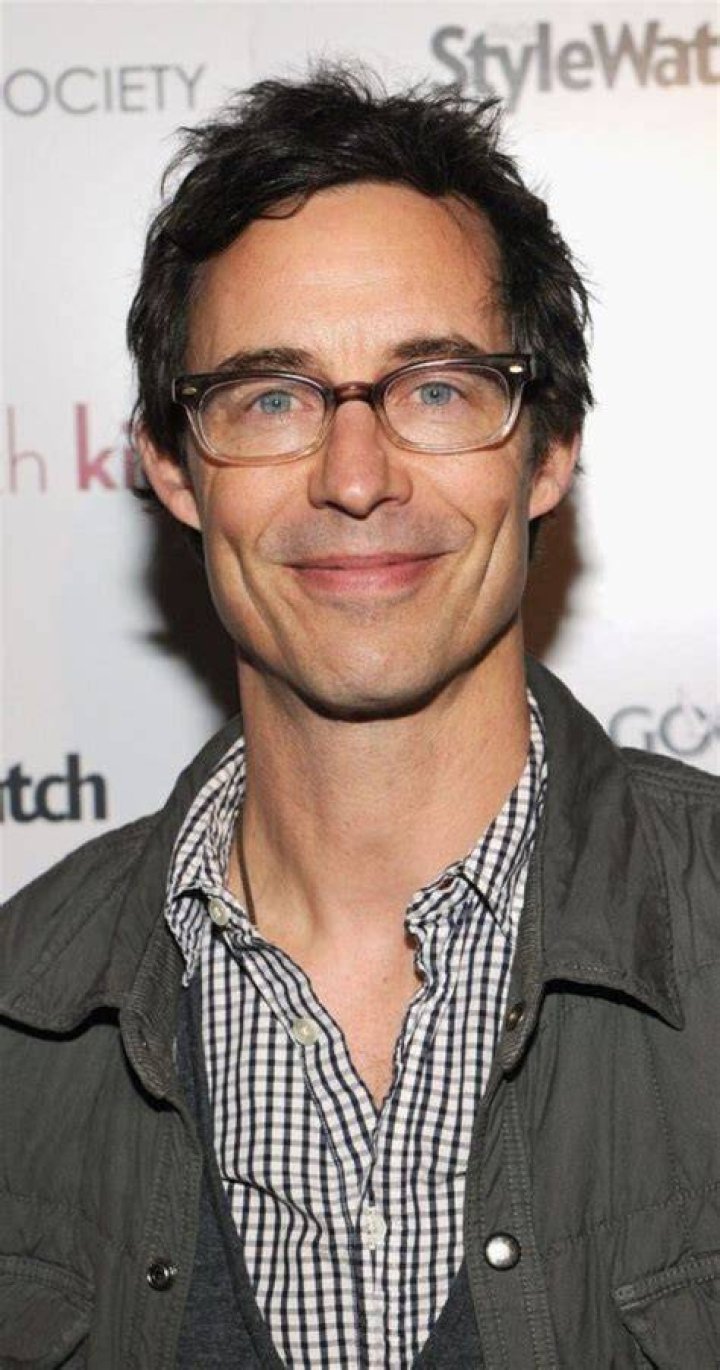 Tom Cavanagh Net worth, Age Wife, Kids, BioWiki, Weight 2024 The