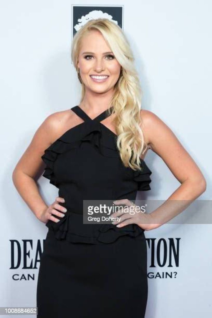 Tomi Lahren's Feet