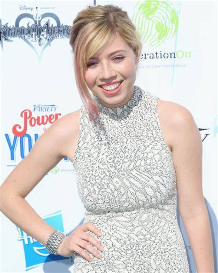 Unveiling The Transformative Power: Jennette McCurdy's Hawaiian Escape