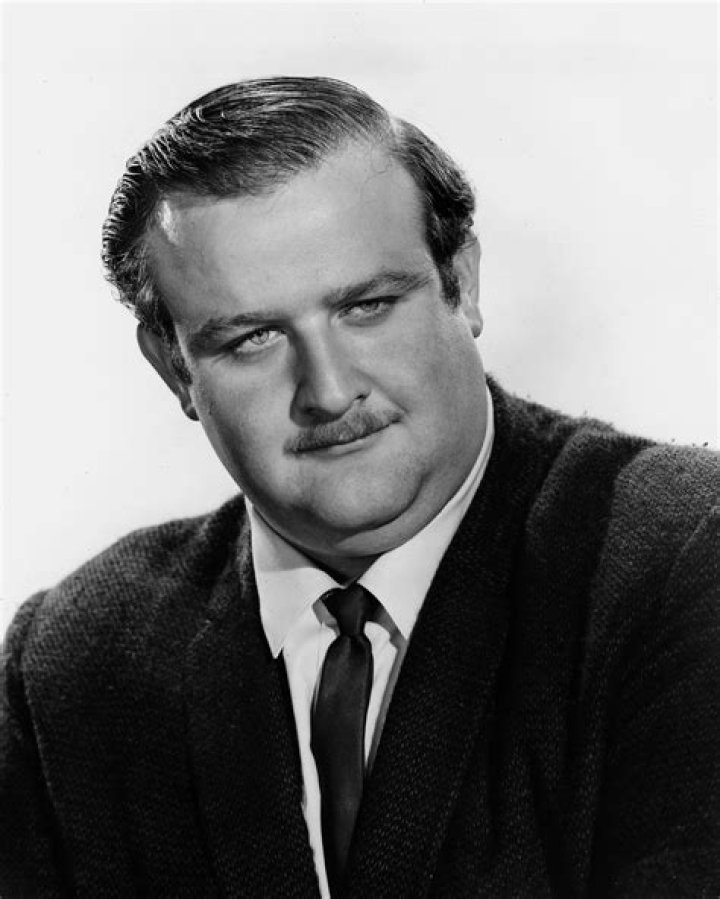 Victor Buono (1965) The Cast of Feud Compared to Real Life POPSUGAR