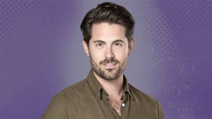WCTH stars Chris McNally secretly got married to Julie Gonzalo? Here's