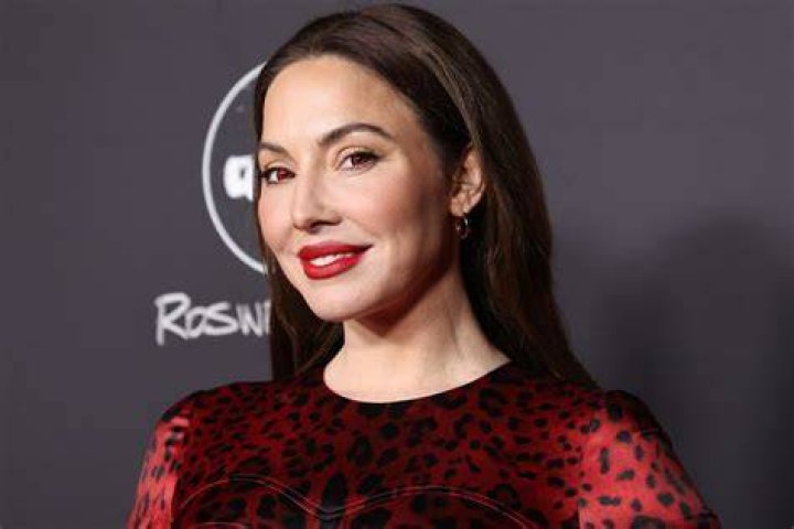 Whitney Cummings Joins OnlyFans &mdash; But For SubscriberOnly &lsquo;Dirty Jokes