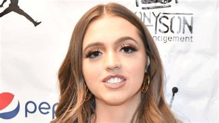 Woah Vicky Age, Net Worth, Boyfriend, Family & Biography
