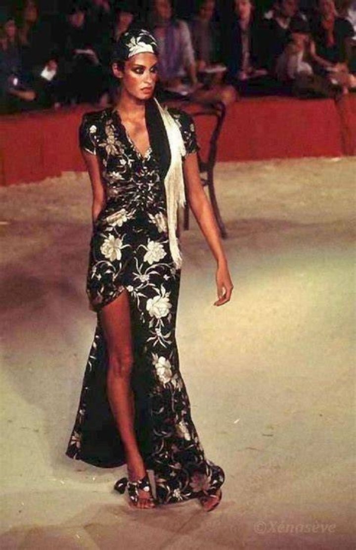 Yasmeen Ghauri / JOHN GALLIANO Runway 90's John galliano runway, John