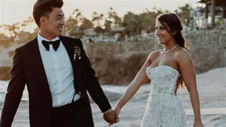 Younghoe Koo Has a Girlfriend? or Is He Married to His Wife?